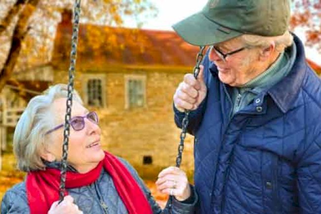 HOW OLD PEOPLE SAY 'I LOVE YOU'