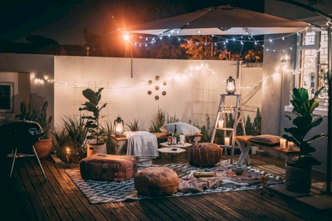 How to style your small balcony the traditional way?