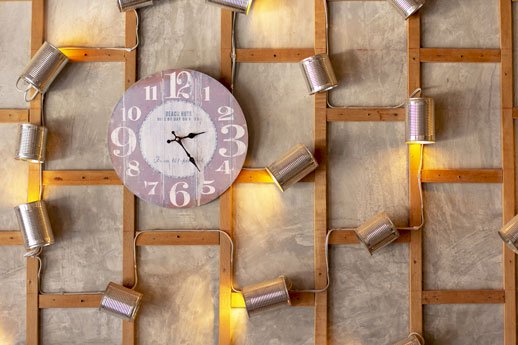 Wall Clock Designs to pick for your Living Room