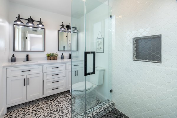 10 Cheap Ways to Modernize your Bathroom Interiors